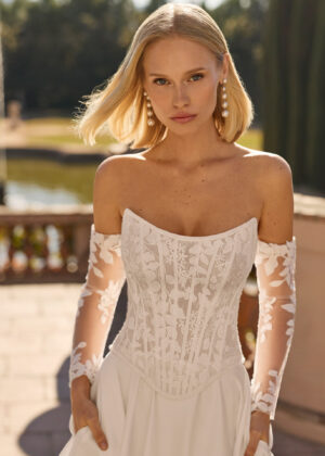 Flor by Adriana Alier Luna Novias Manchester